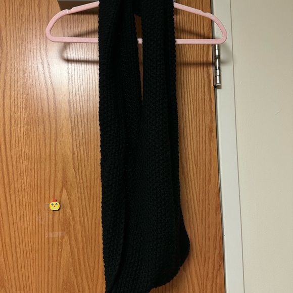 Scarfs - Picture 2 of 2